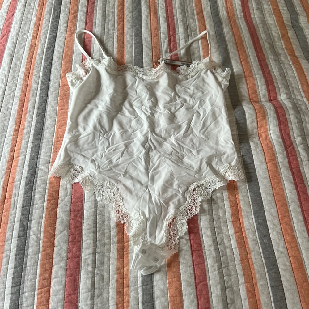 SKIMS lace bodysuit NWT